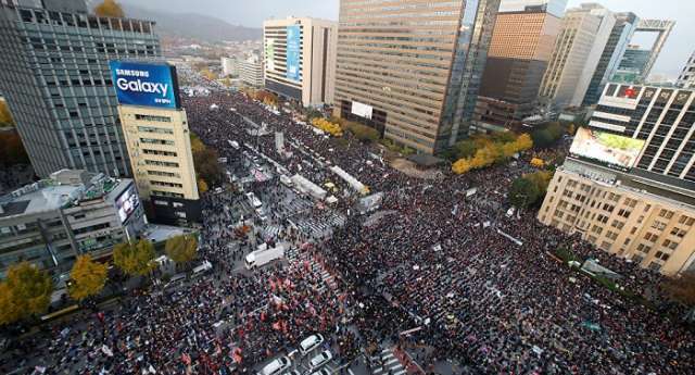 Thousands ready for anti-S Korean president rally in Seoul